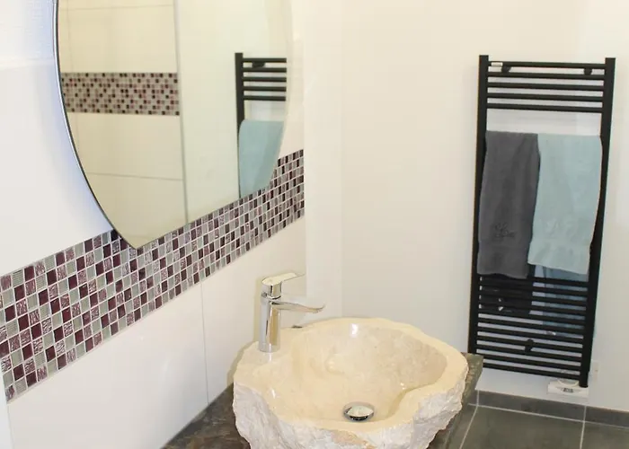 לינה וארוחת בוקר D'hotes Vue Sur 3*